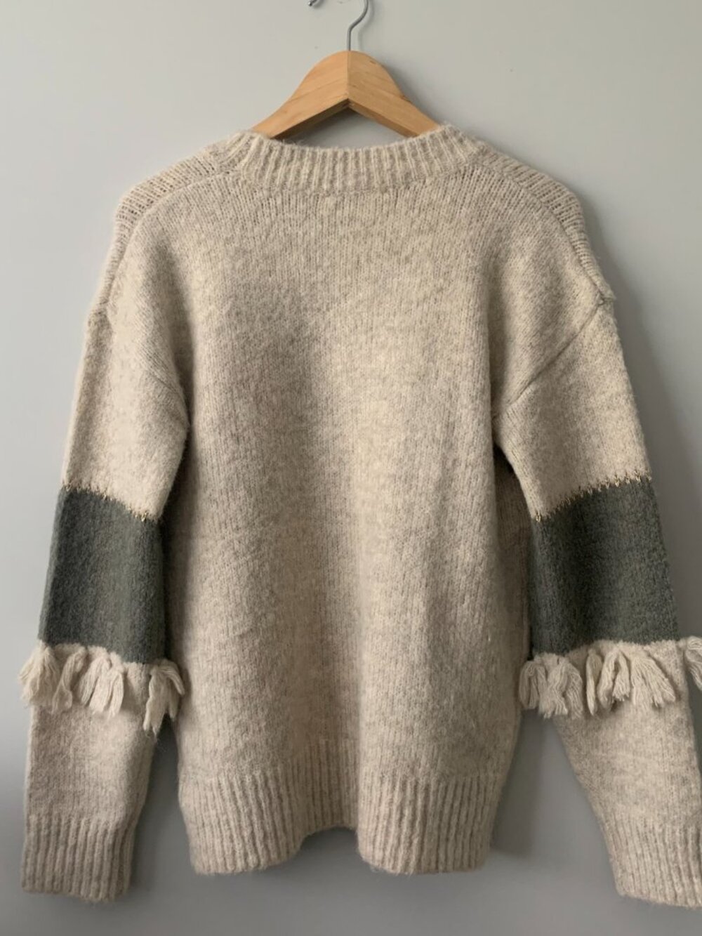 Little Mountain womens sweater - Picture 2 of 8